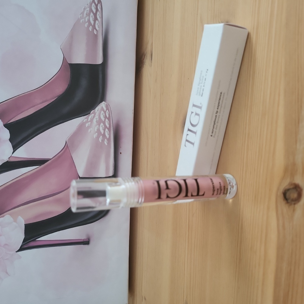 TIGI "Superstar" Luxe Lipgloss. 11oz New in Box